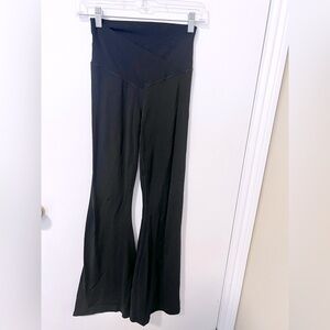 Offline by Aerie Black Crossover High-Rise Flare Leggings size medium